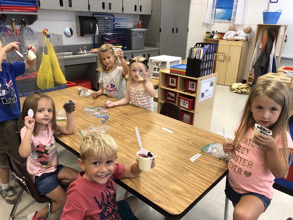 miss_amanda11's tweet photo. Dirt cup making today! #personalbestbgsa #bgsaprek https://t.co/p4Xg1PcuDv