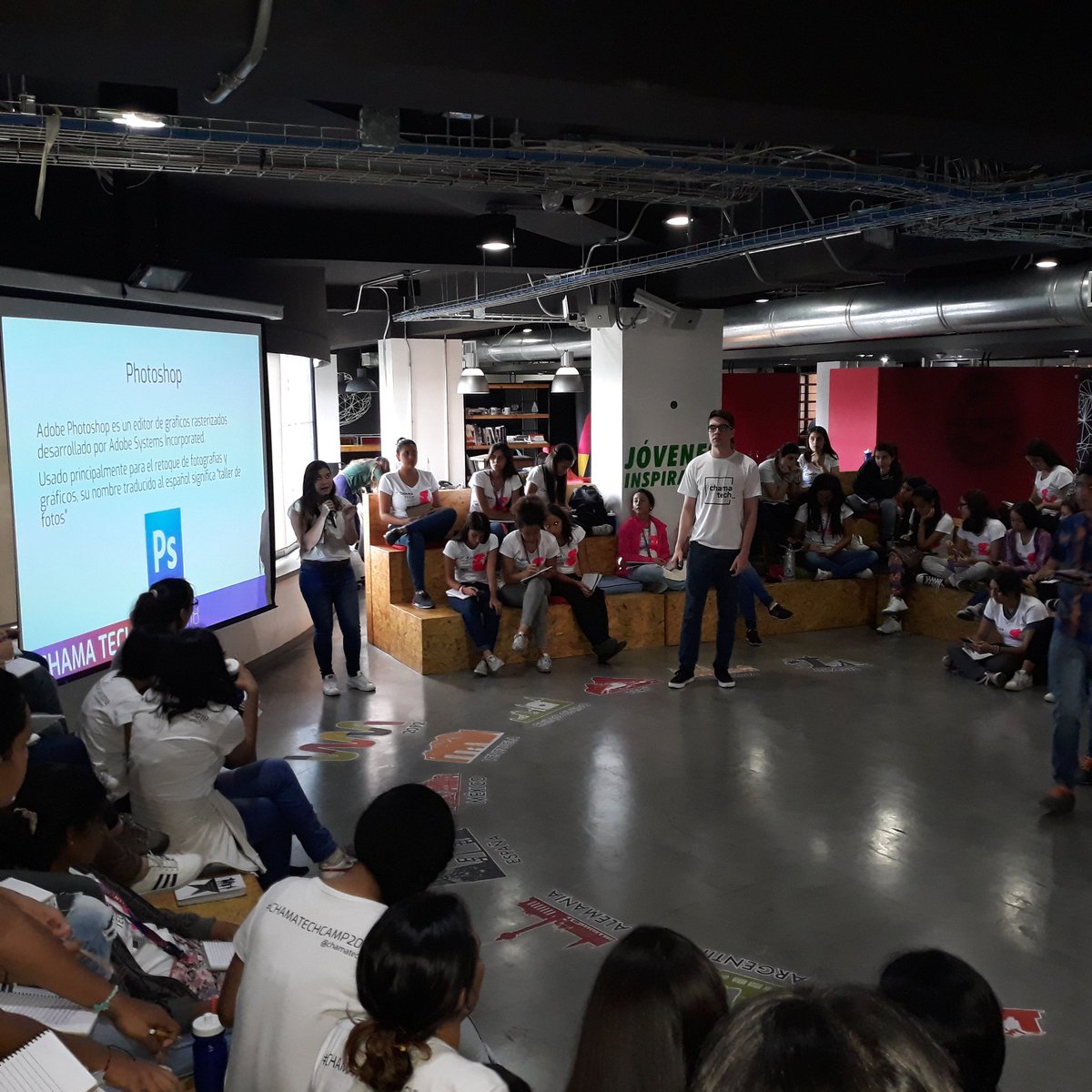 ChamaTech_'s tweet photo. #ChamaTechCamp Día 2

Taller de Edición de imágenes en #Photoshop 

#FotografiaDigital https://t.co/OinNO2bXsL