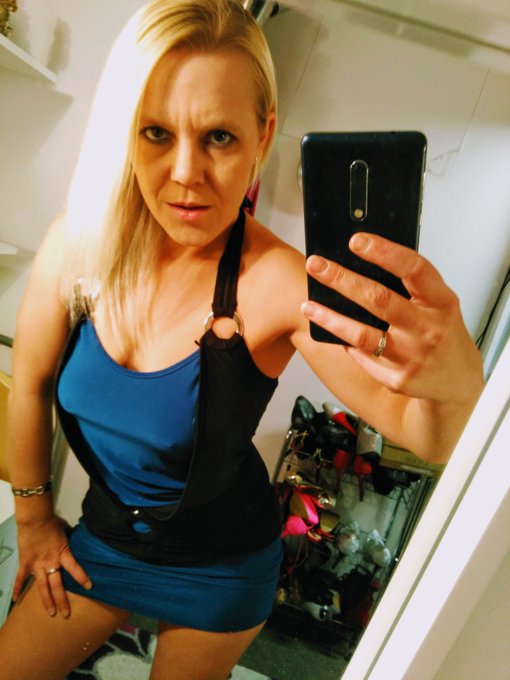@TanyaCox19 @wolfterton @OlderWomanFun Kindred spirits 😁 Luv ya lots 💋 https://t.co/fHliHLASzJ<a class="tags" href="/tag/tanyacox19">@tanyacox19</a><a class="tags" href="/tag/wolfterton">@wolfterton</a><a class="tags" href="/tag/olderwomanfun">@olderwomanfun</a>
