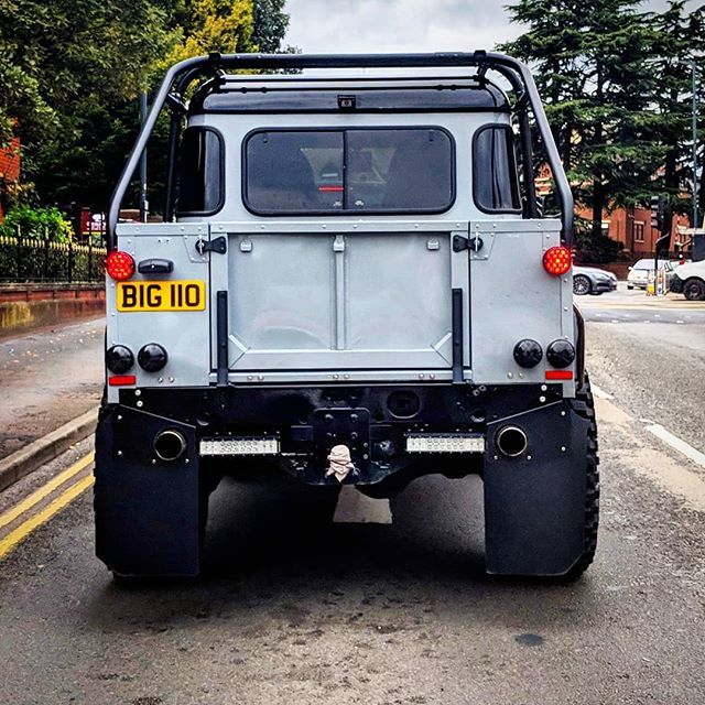 MrWilPerry's tweet photo. Yup, want that!

Land rover defender 110 crew cab pickup.. #landrover #defender #crewcab #pickup #instacars #rig #big110 https://t.co/peQBEPZYc9