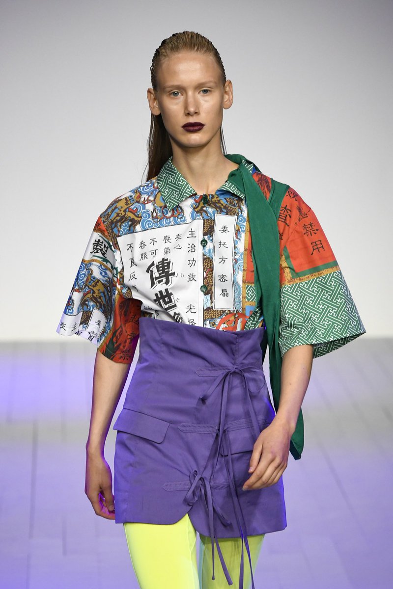 Vip Com On Twitter Londonfashionweek London Calling C Pop Is Answering Being The First Brand To Execute The Runway In Style Muzkin Exhibits Eye Catching Garments Inspired By Adverts Of Chinese Medicines In The Old