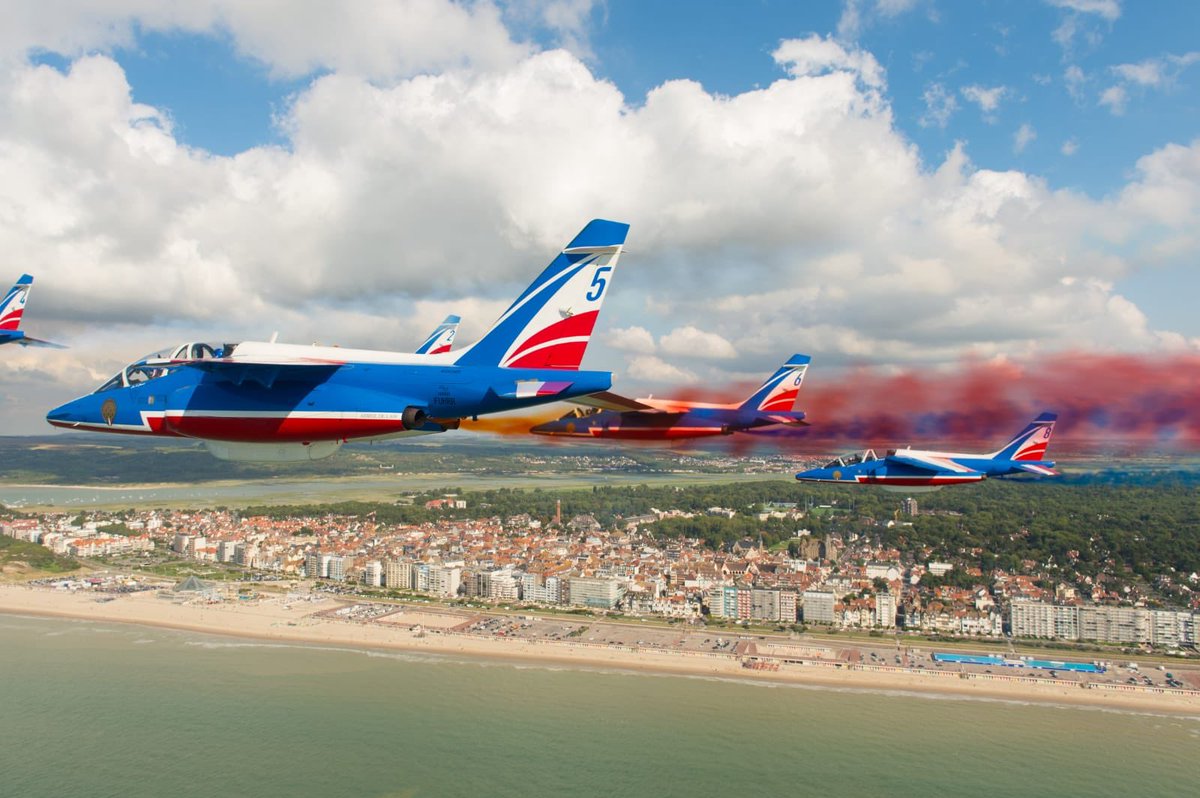 Entrainement au Touquet, rendez-vous dimanche à 12h30 pour un show tout en couleur sur cette magnifique Côte d’Opale ! #LeTouquet #cotedopale #patrouilledefrance #arméedelair