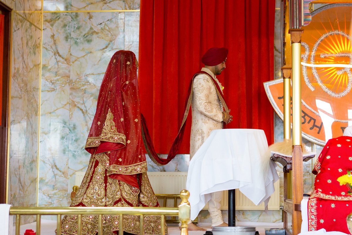Sikh wedding photography khushstudio.co.uk #sikhwedding #weddings #weddingphotography #Bride_Smile #bridetobe #CoupleGoals #Gurdwara #loveweddings