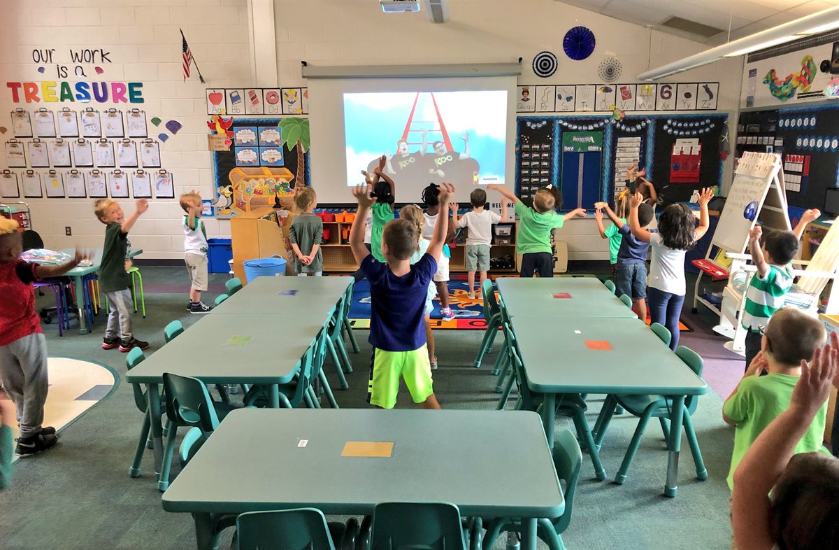 ScovillSmarties's tweet photo. We have some GoNoodlers in the house! 💃🏻🕺🏻🏃🏻‍♀️🏃🏻‍♂️ #movementfun #brainbreak @GoNoodle @CatenaColts https://t.co/DUlVaO2yN7