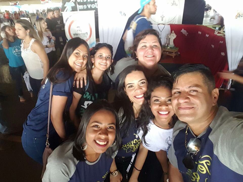 tercoacolhedor's tweet photo. Um pouquinho do que foi o hallel ano passado. Esse ano estaremos te esperando! #hallel2018 https://t.co/PWnDWXG4kV