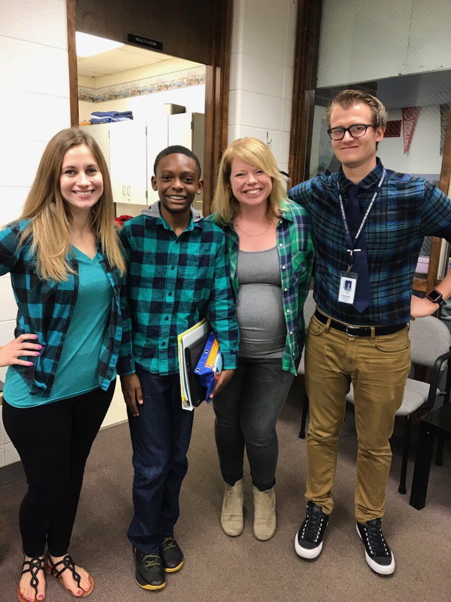 MrsRadTeach's tweet photo. #flannelfriday fever is spreading at JJH... even the students are joining in the fun! #jjh68learns #innovate68 @MissLechelt @mrkurtsclass @JeffersonJH68 @Woodridge68 https://t.co/zbRXwG83co