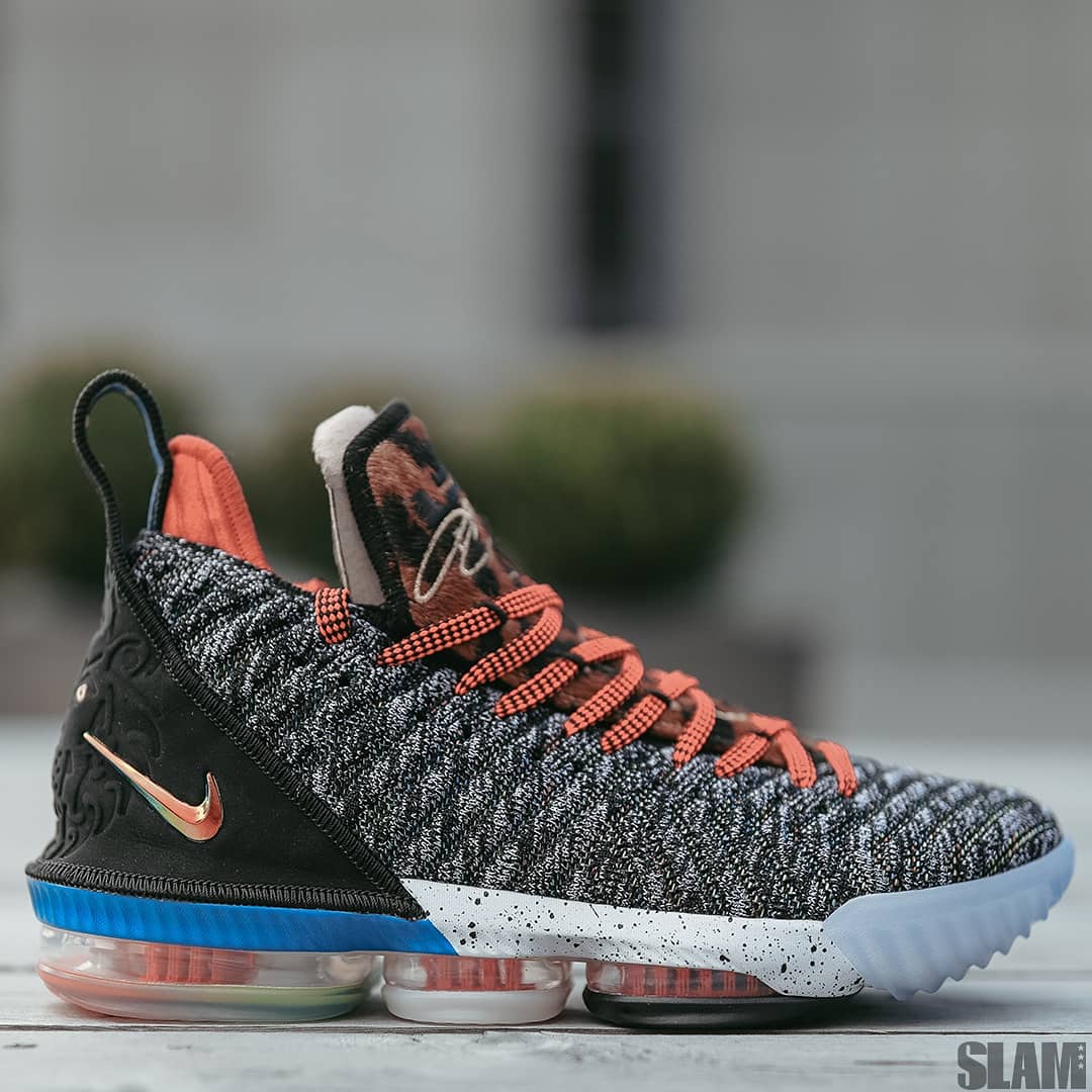 SLAMonline's tweet photo. The "1 Thru 5" LeBron 16 was created by imagining a team with Bron at all five positions. 📷: @SHERMYSZN https://t.co/k8BGsnOiXU