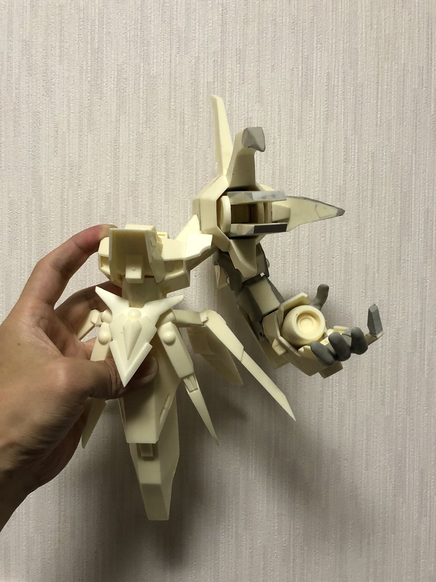 心が折れたきび 今日のバランシュナイル 正面向けた時腕が薄いから厚く盛り盛り イメージと違うドライバーキャノンのバレルを劇中っぽく 爪の角度変更 その為ボリュームアップ中