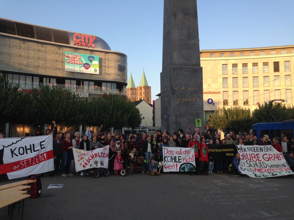 DivestKassel's tweet photo. #Kassel zeigt sich solidarisch! #HambiBleibt #HambacherForst https://t.co/vuiMmTLNYp