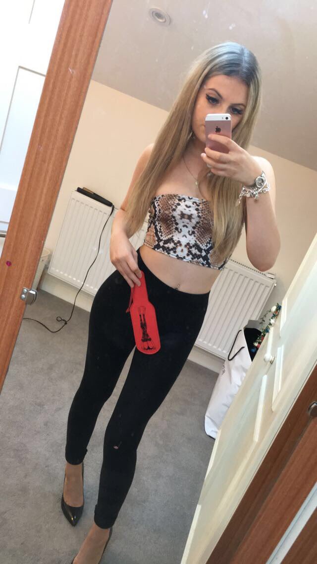 Fingoddesshoney's tweet photo. 😈😈 #cbt #cbtsession #findom #femdom https://t.co/NTEu45YrXV