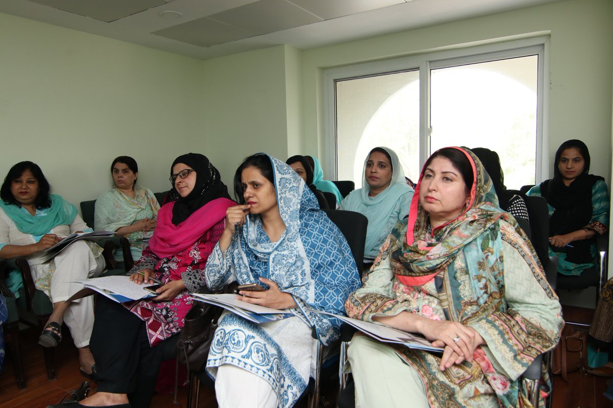 SKMS_PK's tweet photo. SKMS is committed to raising awareness about the best medical practices in our community. Today’s IUI workshop was attended by almost 30 doctors who learned about preparation & sampling of IUI from Dr. Salmam& our experienced colleagues.
#SKMS #IUI #workshop #IUIWorkshop #IVF https://t.co/DJigGBMTl6
