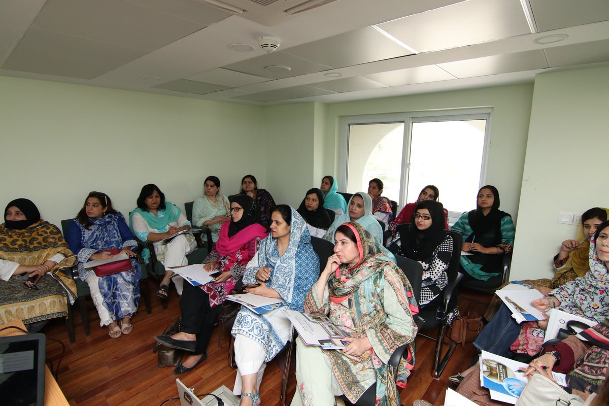 SKMS_PK's tweet photo. SKMS is committed to raising awareness about the best medical practices in our community. Today’s IUI workshop was attended by almost 30 doctors who learned about preparation & sampling of IUI from Dr. Salmam& our experienced colleagues.
#SKMS #IUI #workshop #IUIWorkshop #IVF https://t.co/DJigGBMTl6