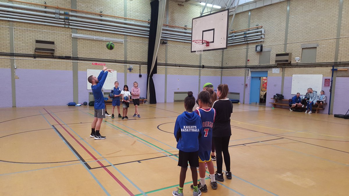 CoachPG13's tweet photo. Coach Noah kicking off our girls open session here at Orleans Park School. @KnightsBball09 #RKBC https://t.co/zMICNAWqq6