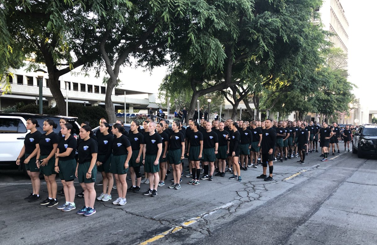 LASDSergio's tweet photo. Congratulations to Academy Class #431 on today’s colors run honoring @Inglewood_PD Sergeant George Aguilar EOW: 03/31/88 #LASD #NeverForget #ColorsRun https://t.co/89wgm7487M