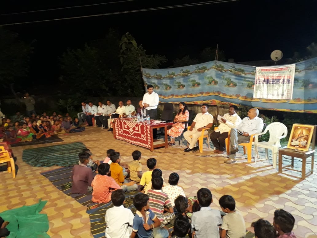 collectorcu's tweet photo. Night visit of Asar Village, Kwant block.
Happy to see public participation
#DecisiveGovernment
@pkumarias 
@CMOGuj https://t.co/1Zr5r6QC72