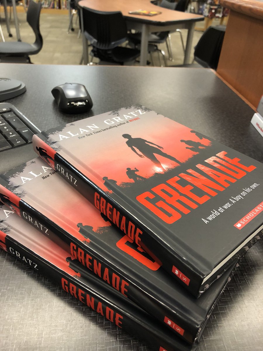 LindsKimery's tweet photo. Scored some early copies at #TASLCon2018! My students are so happy! Lots of @AlanGratz fans here! #GRENADE @Scholastic https://t.co/tfWIxn3Sve