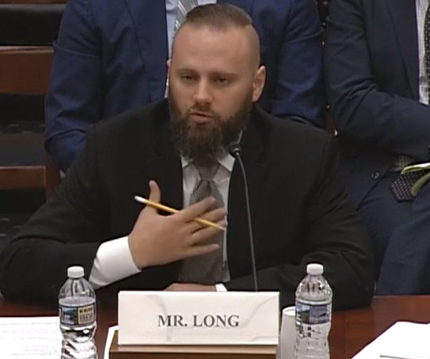 Land_Line_Now's tweet photo. Tonight from Mary McKenna @mmckennakc):
@OOIDA testifies on importance of #GliderKits on Capitol Hill
Walmart doubling spending to keep drivers behind the wheel
And
Electronic locks are great …when they work.
Sirius XM 146
6 p.m. Central
https://t.co/NXZlRbSAuP https://t.co/P5eLe730qz