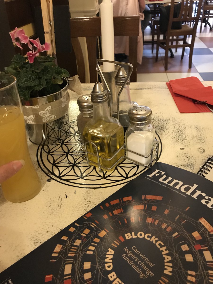 HCarle88's tweet photo. The worst bit about this job is when traveling around and you have to go and eat alone in restaurants 😳 #fundraising #alone #PizzaIsComing https://t.co/B7MaA98CZ9