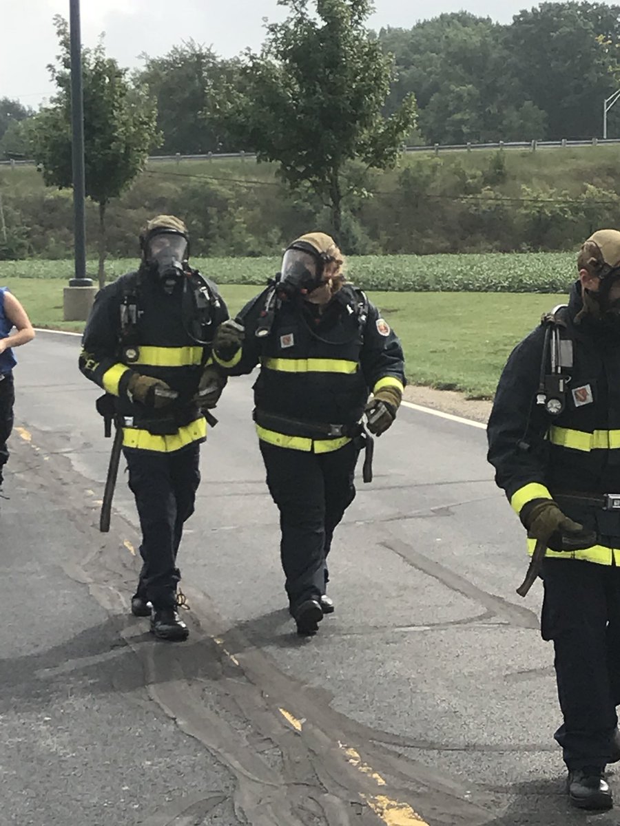 PentafireEMT's tweet photo. Great day for the seniors to hone in SCBA skills little buddy breathing while taking a walk had some instruction from two great instructors #MyOhioClassroom #BGFIRESCHOOL #skillstopaythebills #pentacc https://t.co/tuAtroUv5f