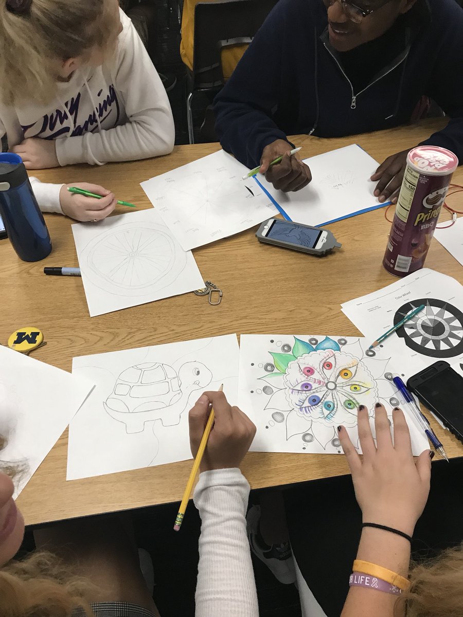 MsOrmsbyLCTC's tweet photo. Creating custom color wheels today as an intro to design elements and principles in #lctcgraphicdesign #livoniapride @LCTCommunity https://t.co/gWcMMimZum