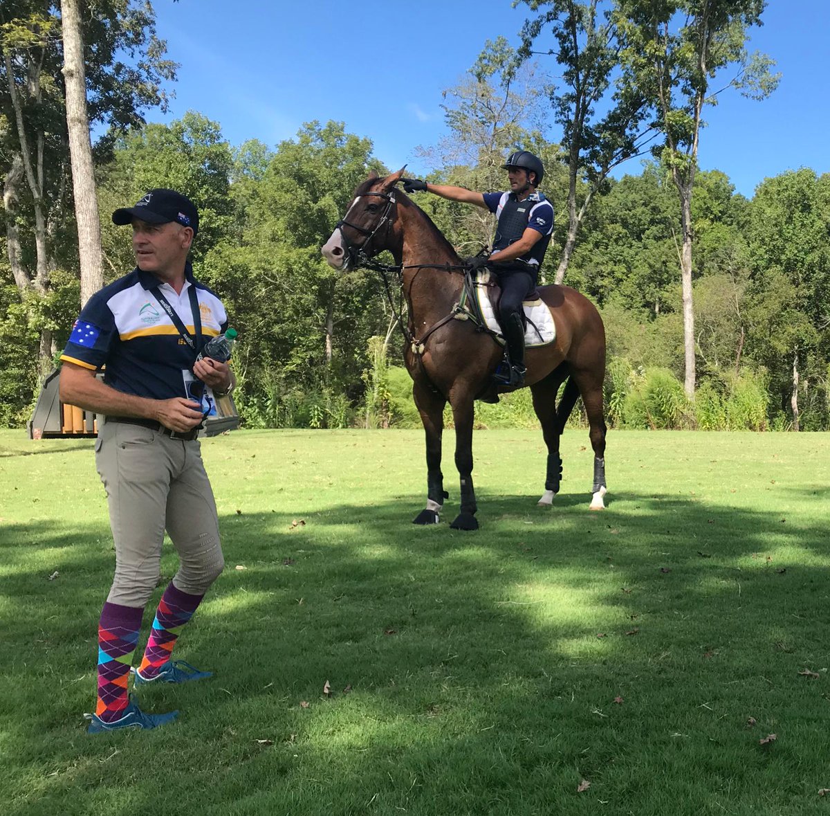 Albert_Hermoso's tweet photo. Concentrado y preparando el Cross de mañana 🔜 con @HoyEventing y #LuisAstolfi, @tryon2018 #WEGTryon2018 🇱🇷. Here we go #TeamEsp!!! 💪🏼 https://t.co/hpy9TlNkes