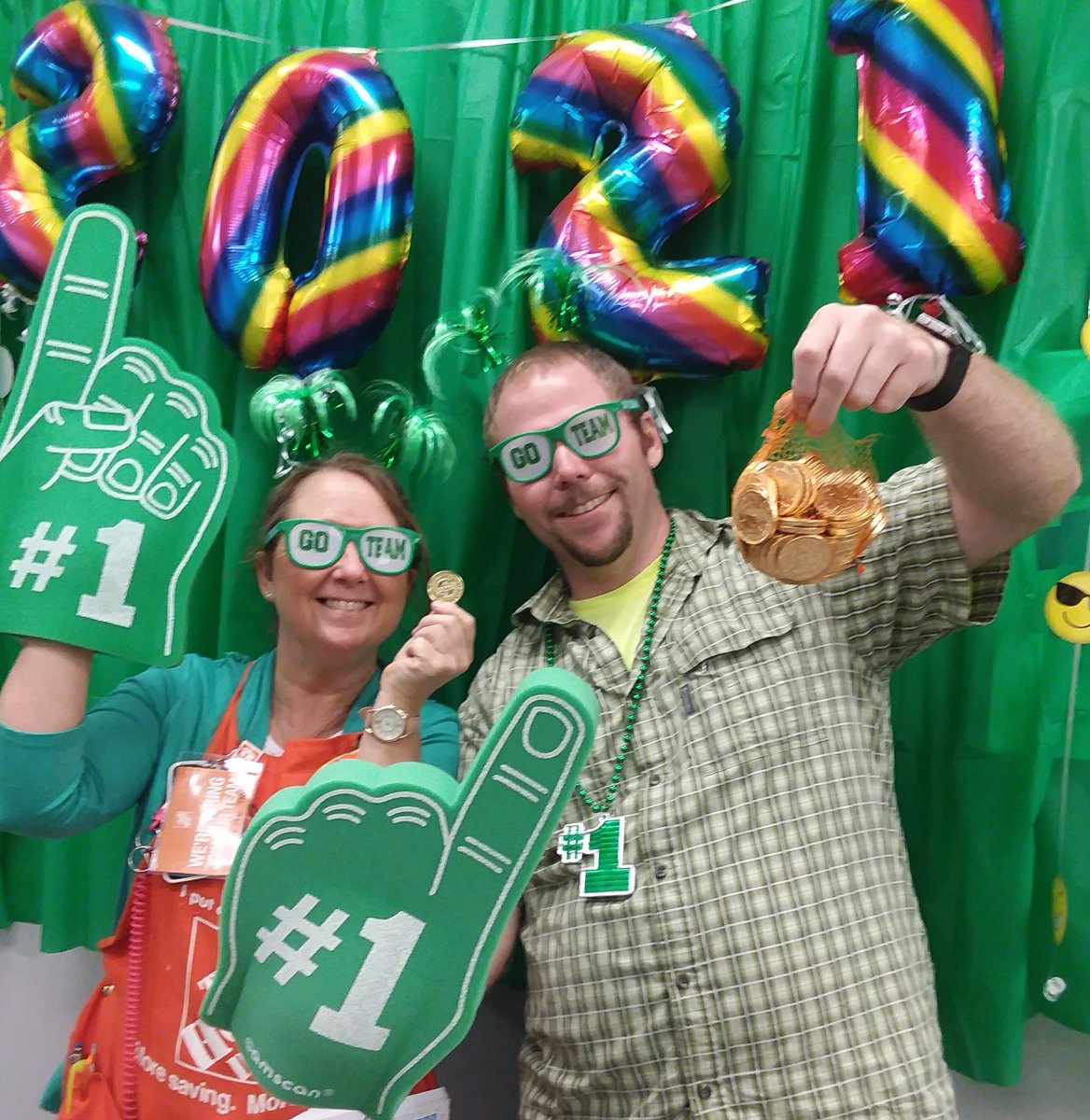 And who are these two?? From where??? 2021 Seymour...WooHoo!!!!@Brianna_HD <a href="/HDLutz/">Cameron Lutz</a> @AsalazarHD2010 <a href="/redwing19y/">Mike Everhardt</a> <a href="/RobD250/">Rob Dyer</a> <a href="/JohnJayMcconne1/">John McConnell</a> <a href="/wayne2314/">Wayne Williams</a> <a href="/Linville2003/">Patrick Linville</a> <a href="/Matthew10903420/">Matthew Walker</a> <a href="/HauckJenny/">Jenny Hauck</a> @wamauzy <a href="/tbdavis62/">Tony Davis</a> @joshlibby1 @JoeMr_Oz @jwelzback <a href="/mlindsey1223/">Mandy Henry</a> <a href="/BPlantenberg/">Brody Plantenberg</a>