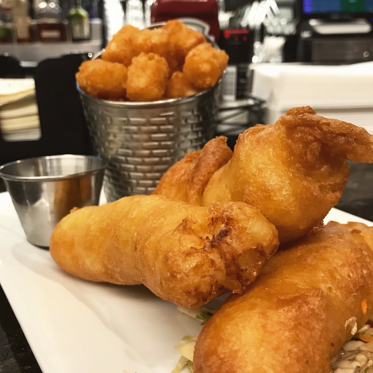 Catholicdining's tweet photo. Fish and βChipsβ are looking very tasty today at #MurphysGrill https://t.co/ZfbILztAAX
