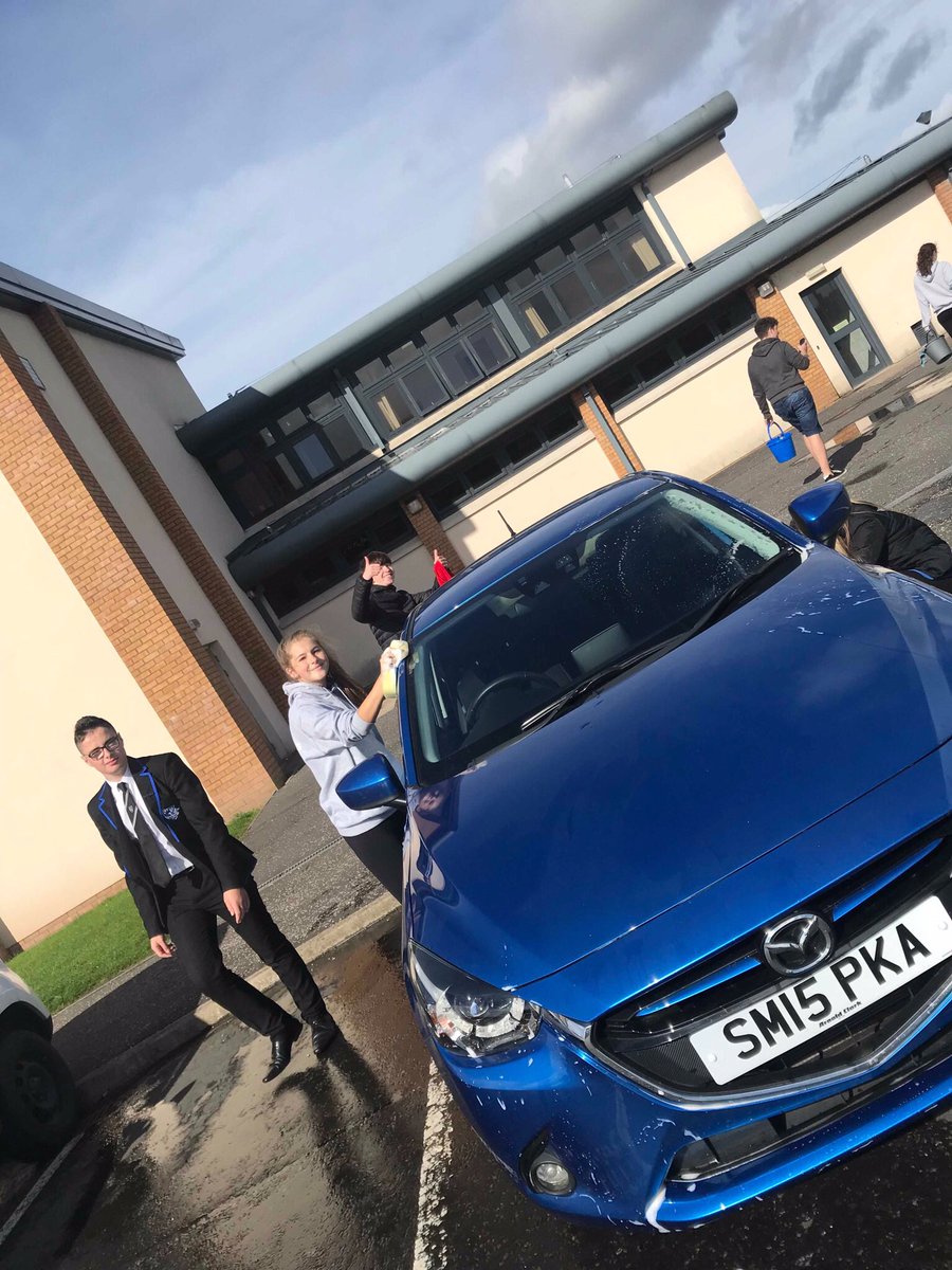 LUVTeam19's tweet photo. Some pics of our team fundraising at our teacher’s car wash today 🚗 #yesfv19 https://t.co/T3f7IlkbeB