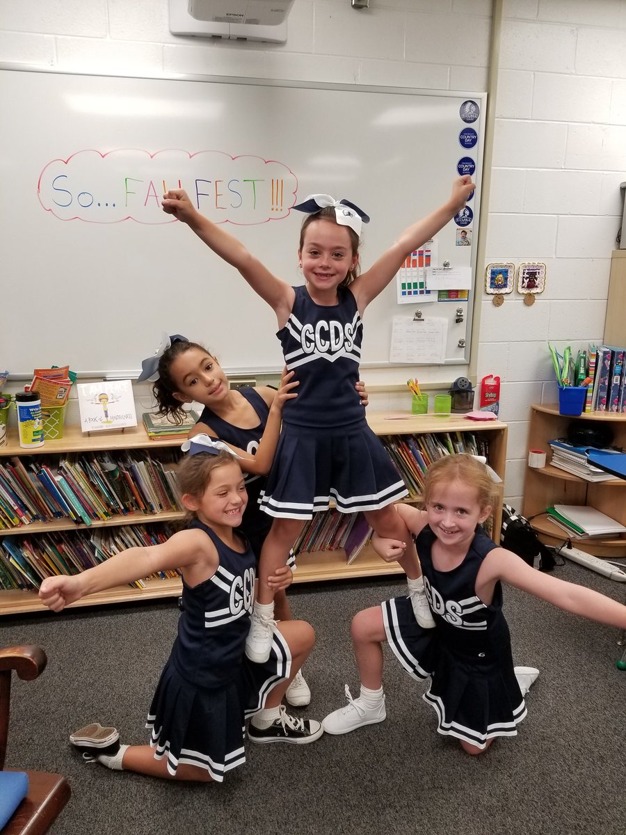Tresnola's tweet image. So... Fallfest!!! CCDS spirit in class today! @CountryDay @CCDdreamteam #engineeredforfun #fallfest