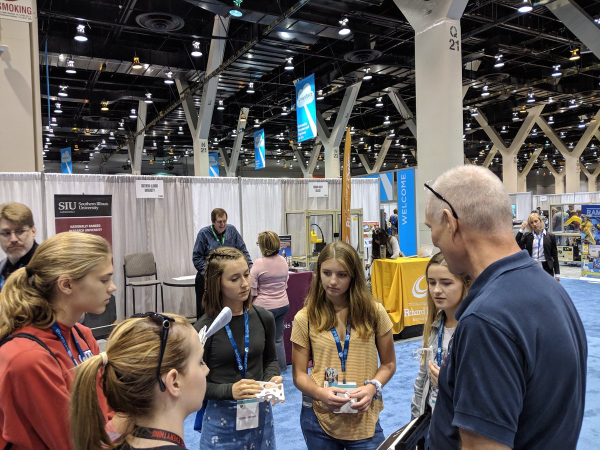 BulldogCareer's tweet photo. Bulldogs at #IMTS2018 #imtssummit @BPS101 https://t.co/yL6ibVsCOq