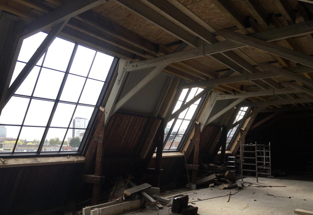 #zwartstalen #dakramen met een afmeting van 220x300cm oude #postkantoor #neude #Utrecht @Rijnboutt architecten