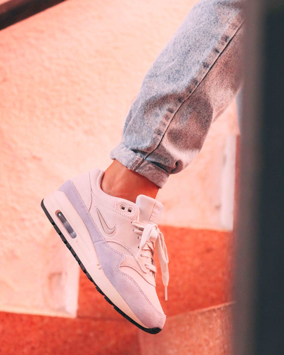 nike air max 1 pure platinum orange