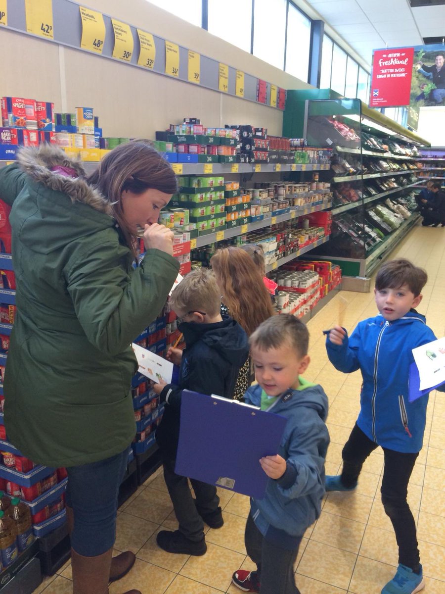 LochfieldPS's tweet photo. P1 pricing up items in Aldi! Deciding what to spend their money on! @AttainRen #MathsWeekREN #mathsweekscot https://t.co/ynBYjourOl