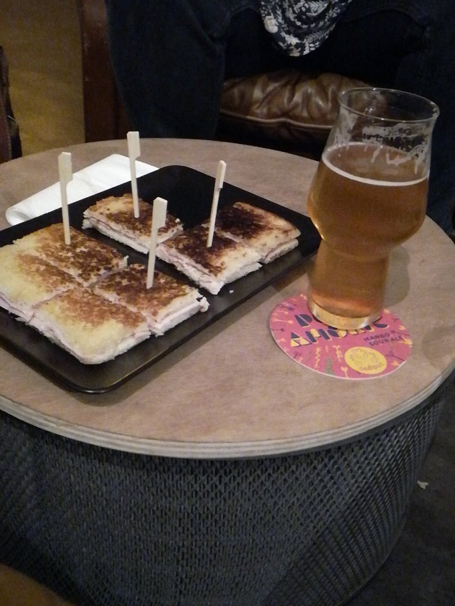 RdP_Bx's tweet photo. Et ça continue pour cette saison 14 au bar @LeZytho :) https://t.co/Y49RPFwjVB