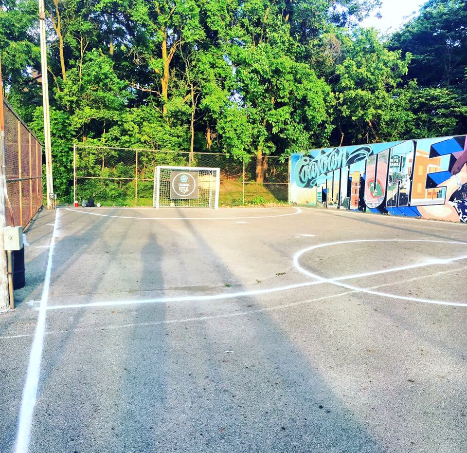 Free pickup tonight in the capital city 🌃 
Adults 16+ play 8-10pm // coed 

#columbusfutsal #urbanfutsal #streetsoccer #FutsalFriday