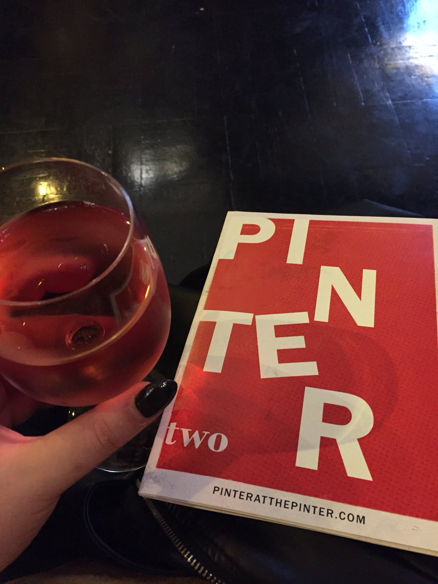 liinakaro11's tweet photo. One after work and then some theatre. #FridayFun #PinteratthePinter #pintertwo #DavidSuchet #London https://t.co/AvHwrN7UJn