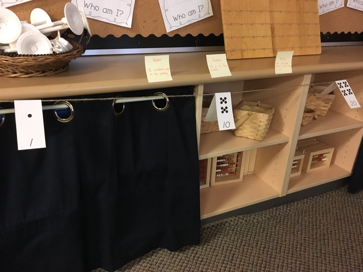 MrsUnsworthWTT's tweet image. We recorded our thoughts on stickies &amp;amp; then headed off to prove our thinking with any manipulative in the classroom. The most popular was the snap cubes, where a train of 20 was made &amp;amp; then broken at 10...where we discovered 10 is in the MIDDLE of 1 &amp;amp; 20 2/2 #numbersenseroutines