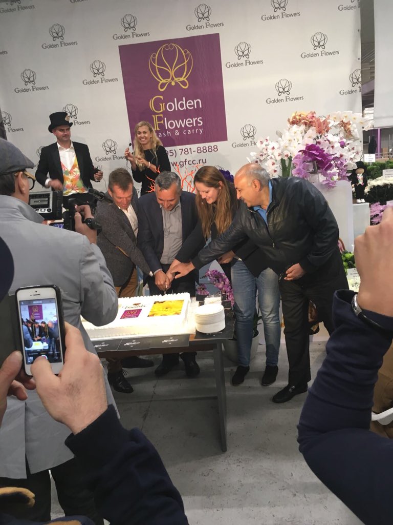 Baltica the original birthday!! <a href="/Deliflor/">Deliflor Chrysanten</a> <a href="/VannoVaMG/">VannoVa</a> <a href="/mrmozes/">Mozes</a> and Golden Flowers