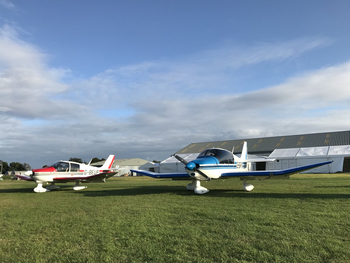 sportairflying's tweet image. Both aircraft now lovely and clean, all ready for the weekend 😃 #goodwood #sportairfunflying #RobinDR400 #laa #lightaircraft #westsussexflyingclubs