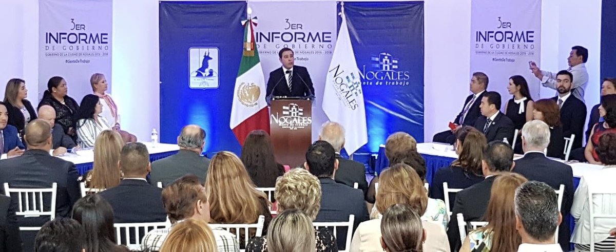 TemoGalindo's tweet photo. Cumpliendo con lo que establece la Constitución, presentamos a los nogalenses el contenido de nuestro Tercer Informe de Actividades que contiene los logros de nuestro trabajo al frente del @GobiernoNogales. Asumimos nuestra responsabilidad y dimos los mejores resultados. https://t.co/IurZsqpLRz