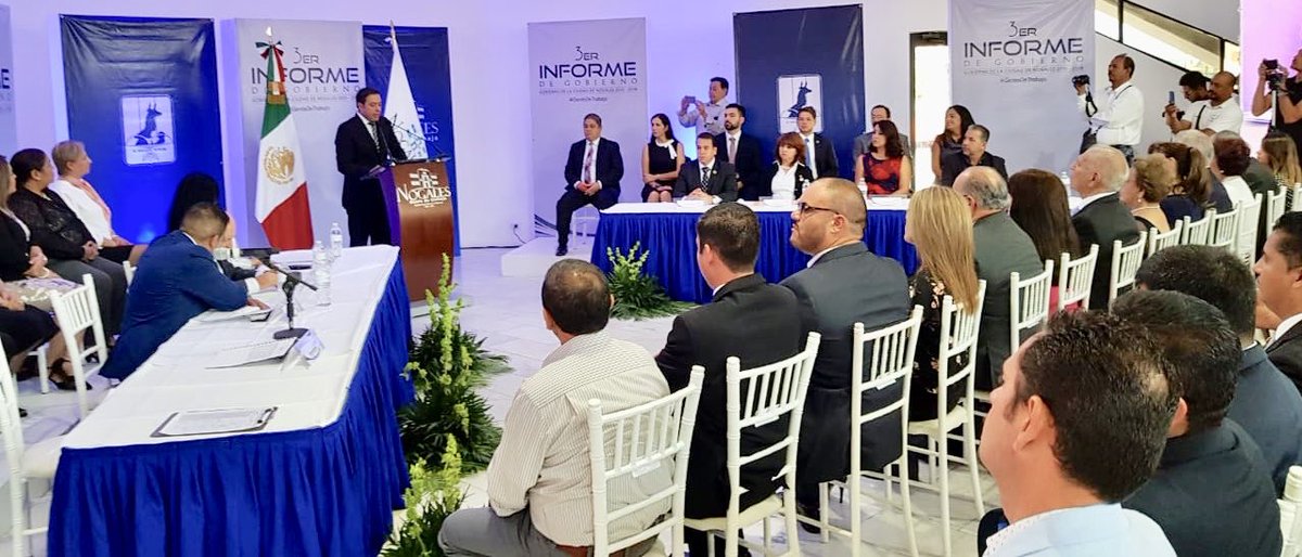 TemoGalindo's tweet photo. Cumpliendo con lo que establece la Constitución, presentamos a los nogalenses el contenido de nuestro Tercer Informe de Actividades que contiene los logros de nuestro trabajo al frente del @GobiernoNogales. Asumimos nuestra responsabilidad y dimos los mejores resultados. https://t.co/IurZsqpLRz