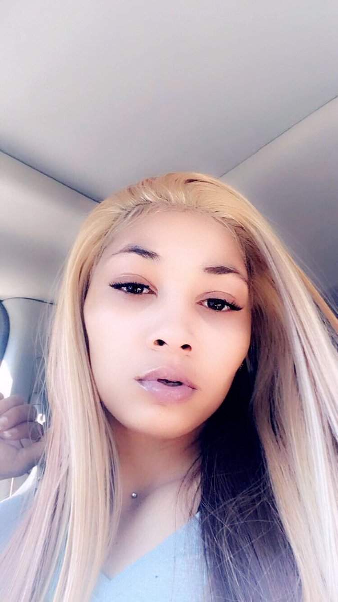 BoyfriendKilla's tweet photo. I use to hate my cheek bones I love them now π
#Nomakeup
#AllCheeks https://t.co/c8qYrroUIx