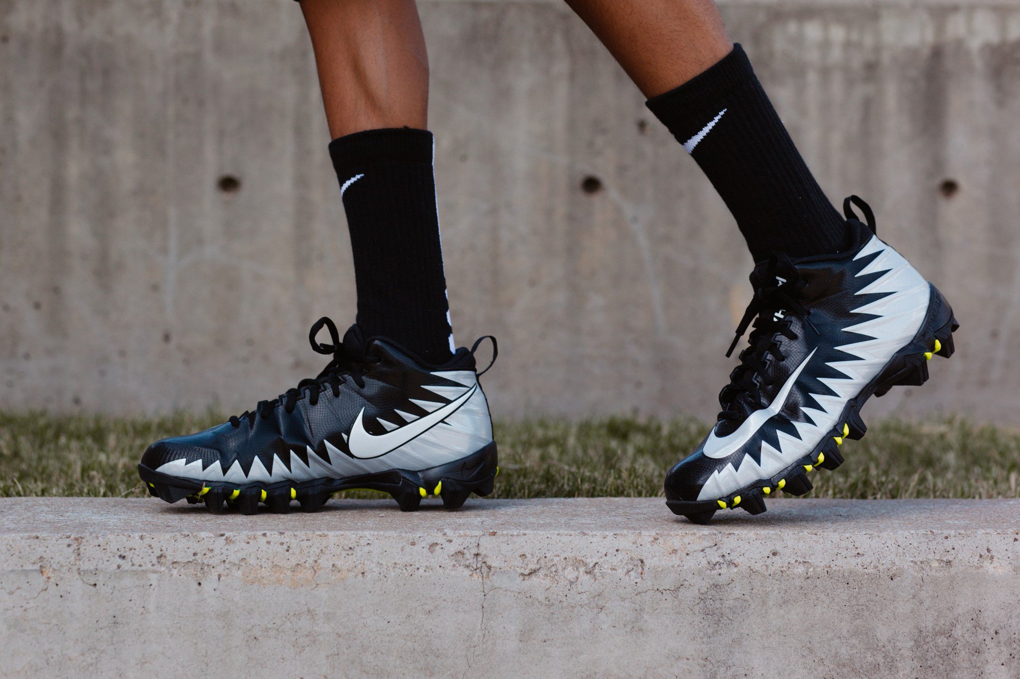 Hibbett on X Nike Fast Flex technology so you can perform at top speed during practice and play shop the Nike Alpha Menace Shark football cleat today hibbett https t JJGYv4mZCl https t rEK8KzMu4...