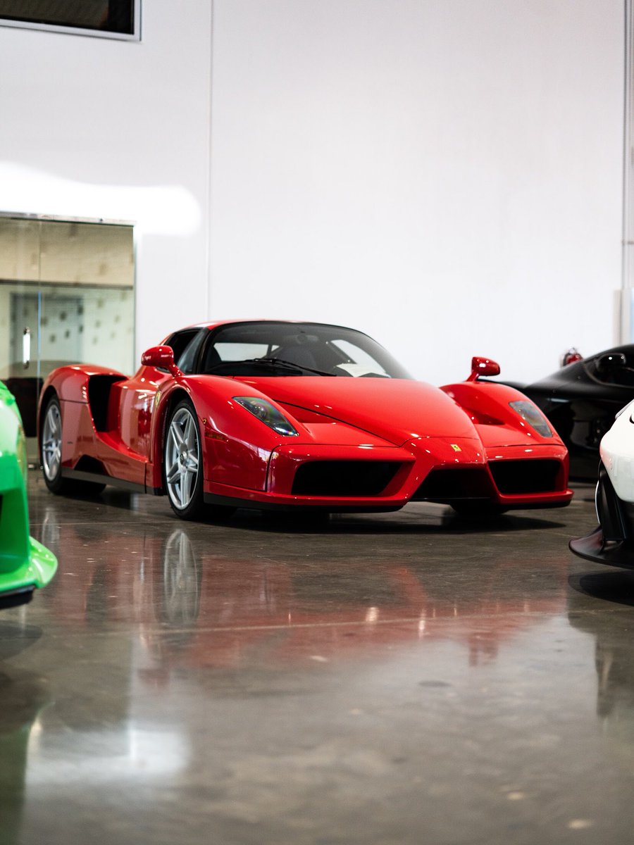 visualsbyadumb's tweet photo. Welcome to @CNCMOTORS 
#exotic #Porsche #Lamborghini #Ferrari #enzo #gt3 #gt2rs https://t.co/6kZEM7V4Tw