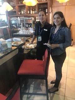 HungryTraveler_'s tweet photo. Delaware North @FlyYOW associates had a great time getting awards at todayβs associate appreciation week event! #flyYOW #DelawareNorthProud https://t.co/S5asJtenz1