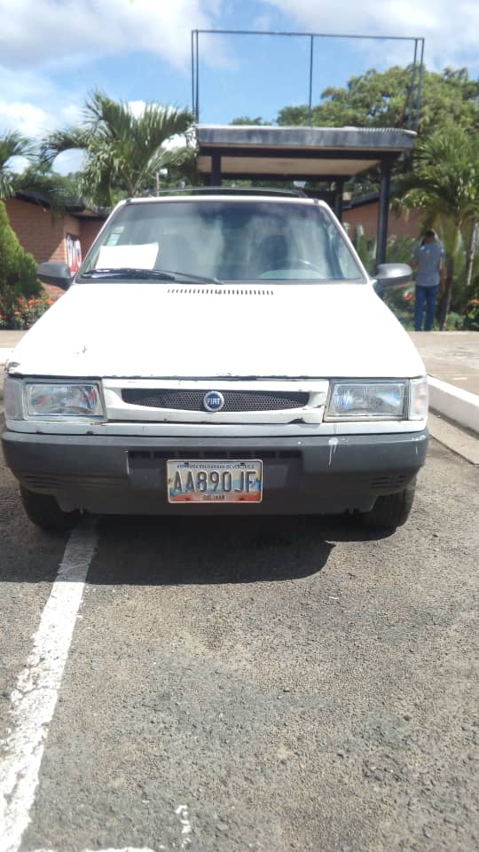 enlaccicpc_intt's tweet image. #CICPC-INTT SAN FELIX, realizó la recuperación del siguiente vehículo: Clase: Automovil,Tipo: Sedan, Marca: Fiat, Modelo: Uno, Color: Blanco, Placa: AA890JF, Año: 2003, el cual al ser verificado presentó el estatus SOLICITADO.