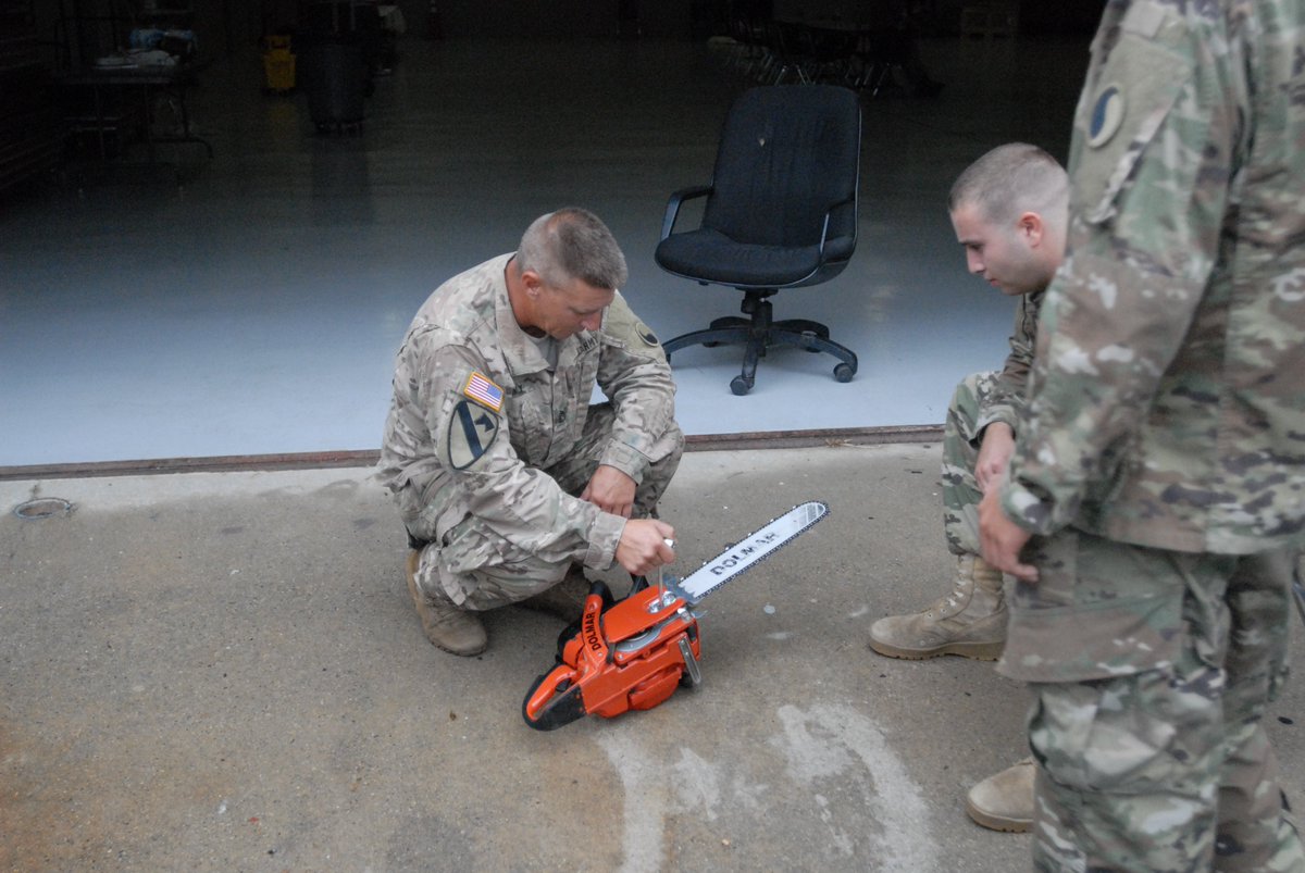 116thIBCT's tweet photo. Soldiers from the 116th IBCT continue to prepare for missions before, during and after #HurricanFlorence. https://t.co/0Xbbp3piTf