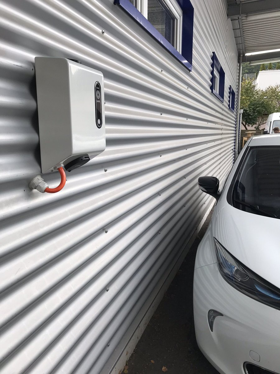 PartinoE's tweet photo. Eine weitere Firma im Kanton Aargau welche Ihren Angestellten die Möglichkeit bietet elektrisch zu fahren.

Intelligente #Ladestation mit #Servicepaket. Das Paket beinhaltet laufende Updates, Fernwartung und 24/7 Helpdesk. Und das alles für nur 5.- CHF im Monat.

#ecotapSchweiz https://t.co/mm1ZWL9GZB