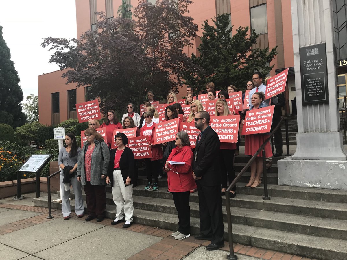 marilyndeutsch's tweet photo. Before hearing teachers said If judge ordered a #temporaryinjunction they would vote on whether to follow the order. #fox12oregon #teacherstrike https://t.co/7qWyHBZlb5