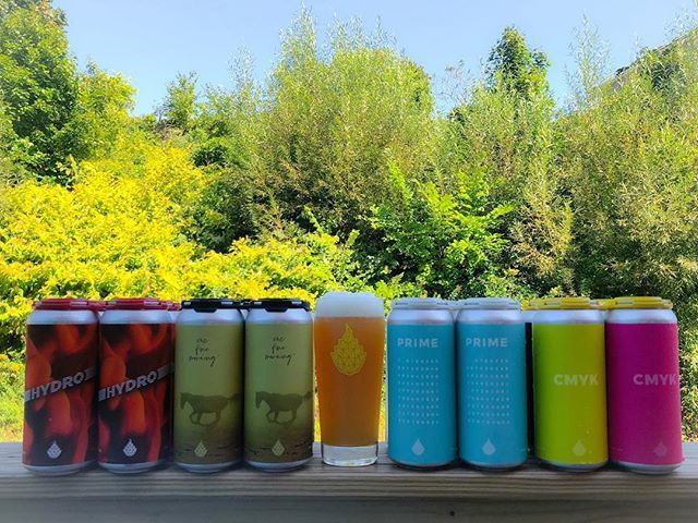 goodfirebrewing's tweet photo. HAPPY FRIDAY FRIENDS! Come kick off your weekend down on Anderson Street!
.
.
.
#goodfirebrewing #portlandmaine #yeastbayside #drinkanderson #drinkmainebeer #craftbeer #canart #hydrodipa #onefinemorning #primeipa #cmykipa #cheers #weekendvibes #tgif #mai… https://t.co/GPFIYx6J3Y https://t.co/RlSU80Mwc9